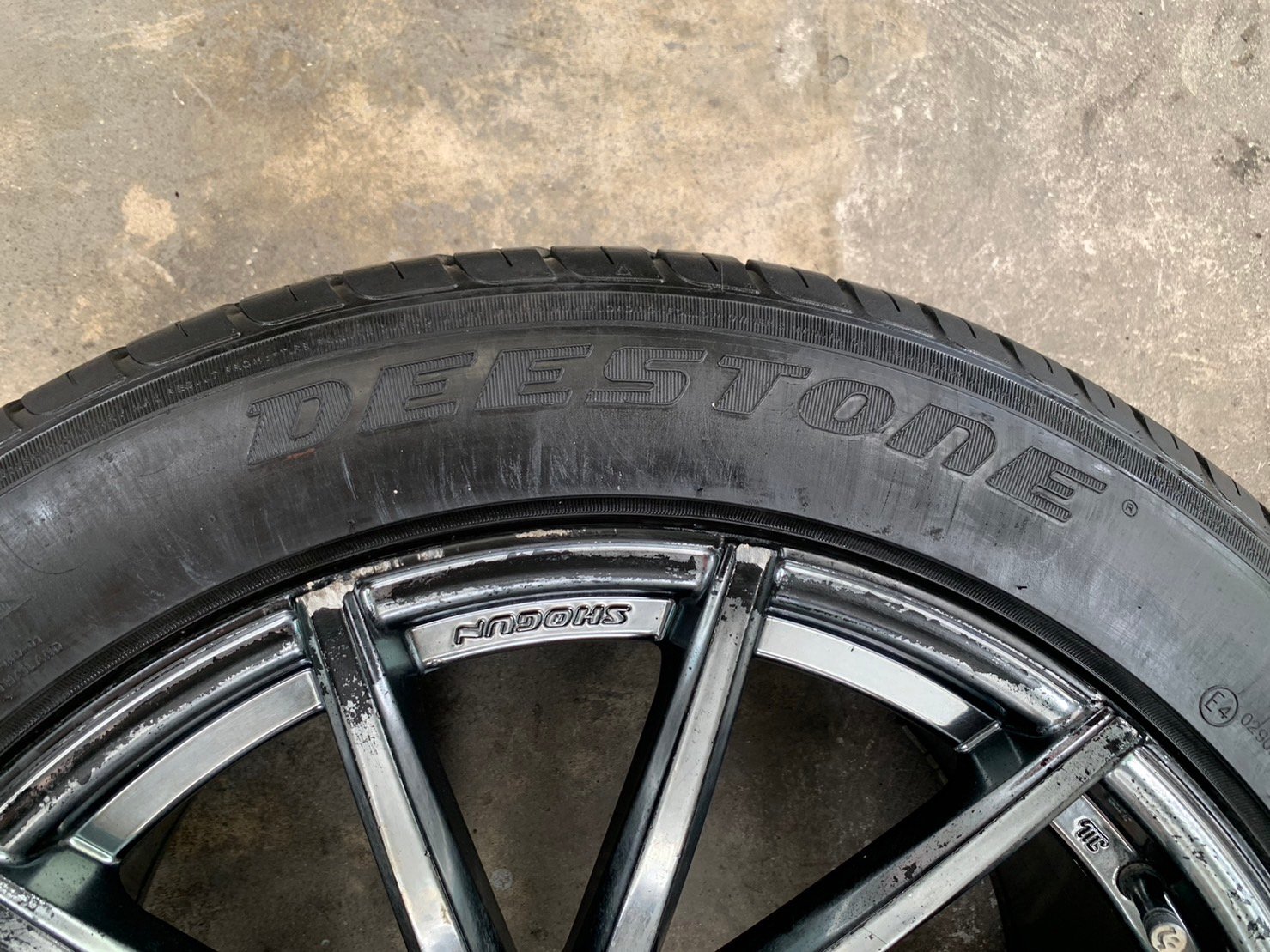 ล้อแม็ก 6รู139 SHOGUN ขอบ 20 พร้อมยาง 265-50-20 Deestone ปี 20 ล้อแม็ก 6รู139 SHOGUN ขอบ 20 พร้อมยาง 265-50-20 Deestone ปี 20