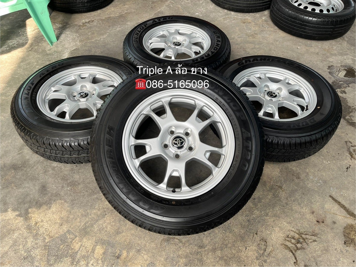 ล้อแม็กป้ายแดง 5รู114 Toyota ขอบ 17 สีบอร์น พร้อมยางใหม่ป้ายแดง 225-70-17 Dunlop ปี 24