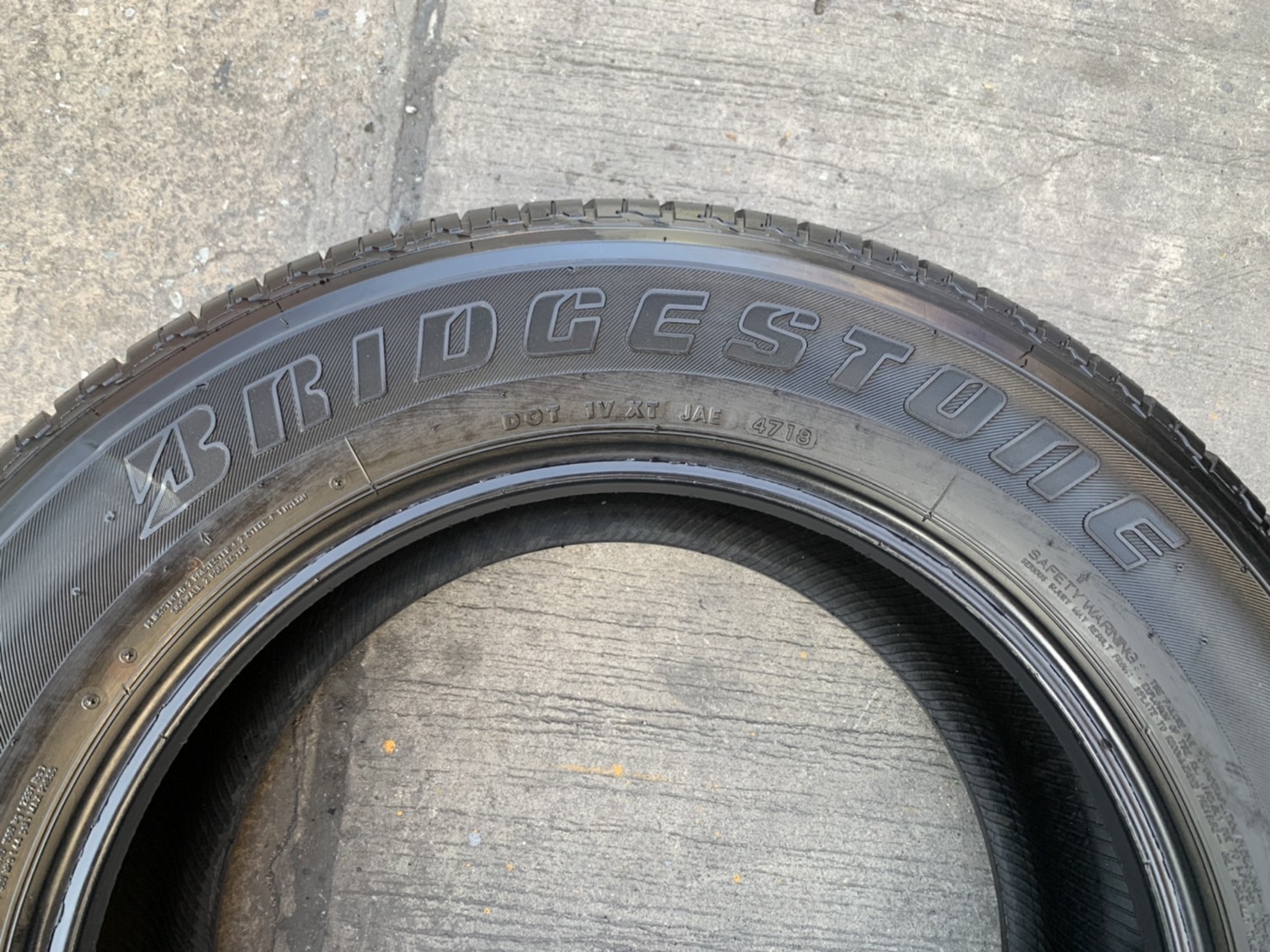 ยาง 1 เส้น 265-60-18 Bridgestone ปลายปี 18 ถอดจากรถป้ายแดง ยังไม่ได้ใช้งาน