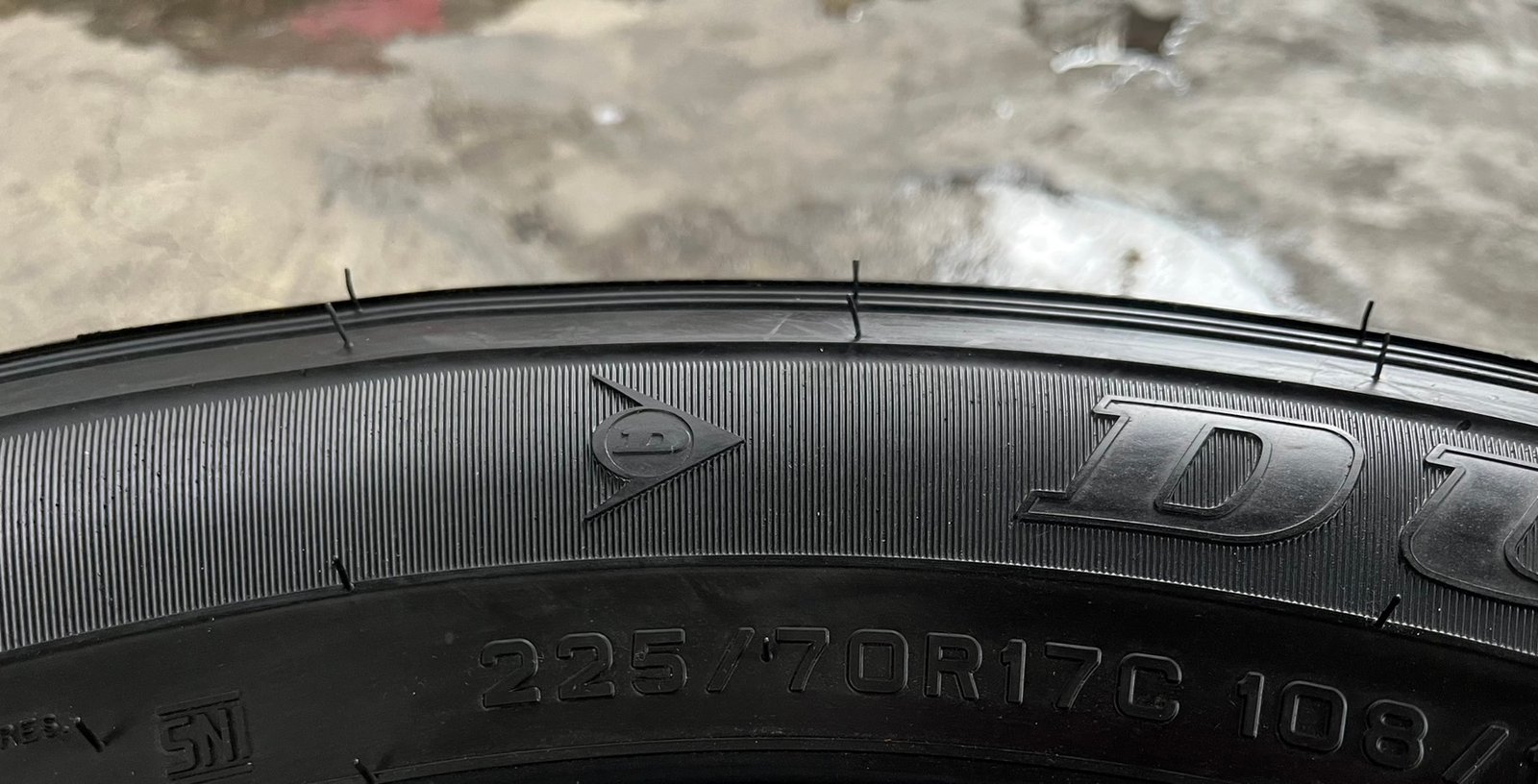 ยางใหม่ป้ายแดง 225-70-17 Dunlop ใหม่กริ๊บ ถอดจากรถใหม่ป้ายแดง ยางใหม่ป้ายแดง 225-70-17 Dunlop ใหม่กริ๊บ ถอดจากรถใหม่ป้ายแดง
