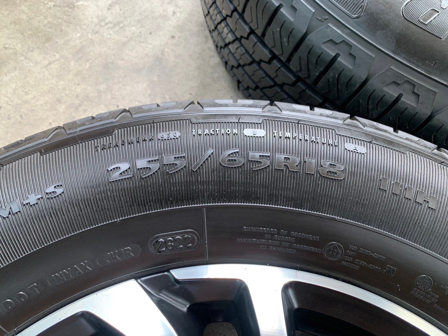 ล้อแม็ก Ford Next-Gen Sport รุ่นใหม่ ขอบ 18 ดำหน้าเงา พร้อมยาง 255-65-18 Goodyear ปี 22 น้องๆป้ายแดง ล้อแม็ก Ford Next-Gen Sport รุ่นใหม่ ขอบ 18 ดำหน้าเงา พร้อมยาง 255-65-18 Goodyear ปี 22 น้องๆป้ายแดง