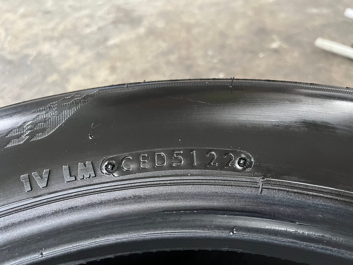 ยางป้ายแดง 215-55-17 Bridgestone สวยกริ๊บ ยางป้ายแดง 215-55-17 Bridgestone สวยกริ๊บ