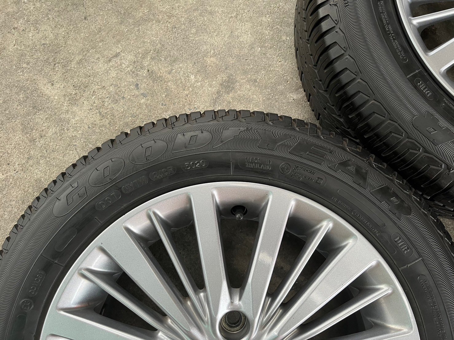 ล้อแม็ก Honda City ขอบ 15 พร้อมยาง 175-65-15 GoodYear ปลายปี 20 ล้อแม็ก Honda City ขอบ 15 พร้อมยาง 175-65-15 GoodYear ปลายปี 20