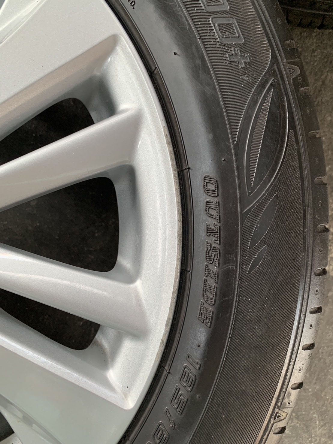 ล้อแม็ก Toyota Yaris Ativ ขอบ 15 พร้อมยาง 185-60-15 Dunlop ปลายปี 18 ล้อแม็ก Toyota Yaris Ativ ขอบ 15 พร้อมยาง 185-60-15 Dunlop ปลายปี 18