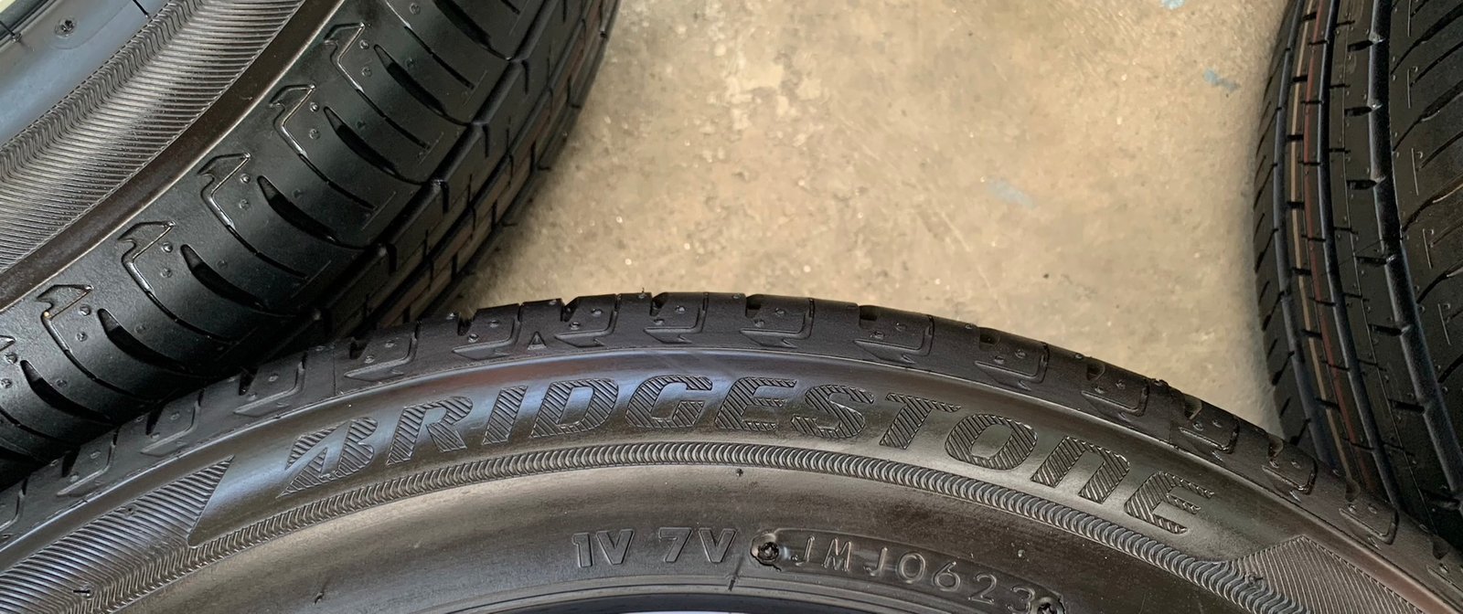 ยางใหม่ป้ายแดง 185-55-16 Bridgestone ปี 23 ใหม่กริ๊บ
