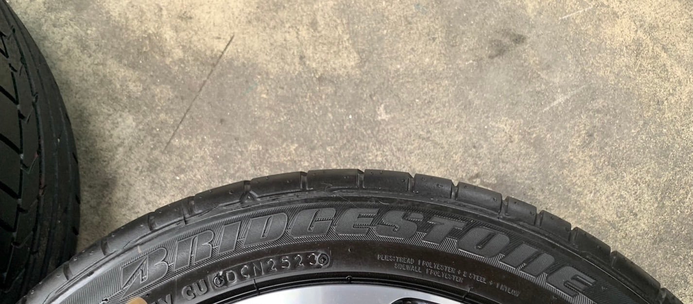 ยางป้ายแดง 175-55-15 Bridgestone ปี 23 ยางป้ายแดง 175-55-15 Bridgestone ปี 23