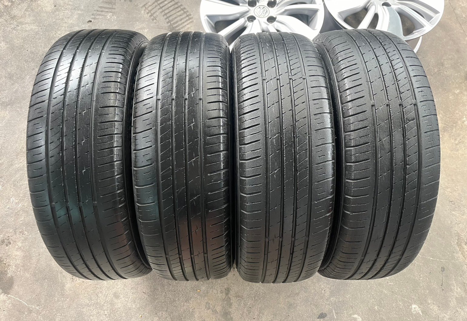 ล้อแม็ก Nissan Almera Sportech ขอบ 15 แถมยาง 185-65-15 Deestone ปี 21