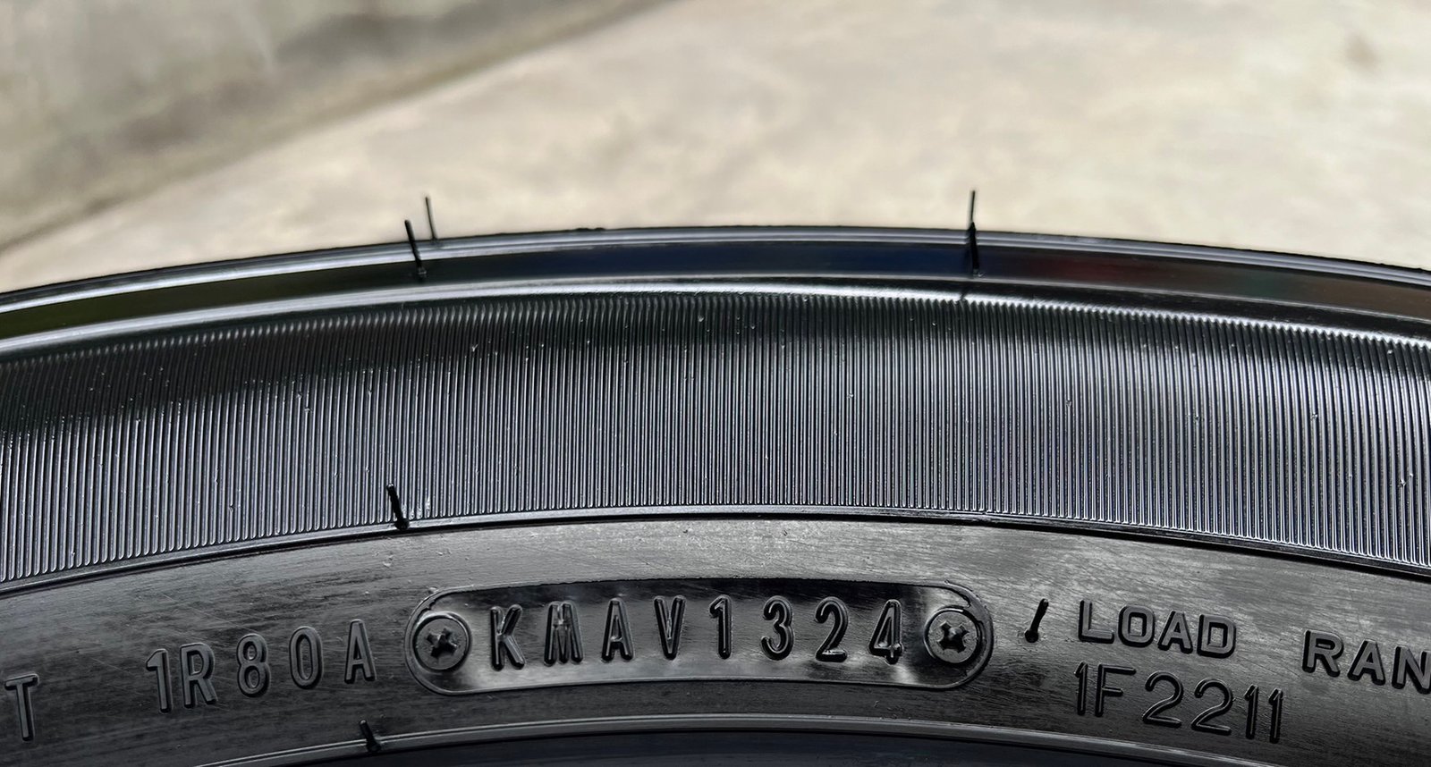 ยางใหม่ป้ายแดง 225-70-17 Dunlop ปี 24 ใหม่กริ๊บ ถอดจากโชว์รูม