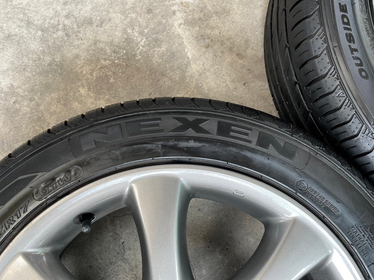 ล้อแม็ก 5รู100 Toyota Wish ขอบ 17 สีเทา พร้อมยาง 215-50-17 NEXEN ปี 22 สวยกริ๊บ