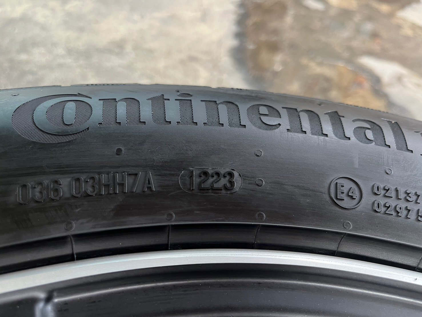 ล้อแม็ก Toyota Fortuner TRDแท้ ขอบ 20 ดำหน้าเงา พร้อมยาง 265-50-20 Continental ปี 23