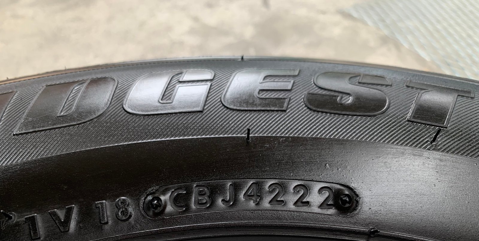 ยางป้ายแดง 215-70-15 Bridgestone ปลายปี 22 สวยกริ๊บ ใส่กับ รถกระบะตัวเตี้ย ได้ทุกรุ่น ยางป้ายแดง 215-70-15 Bridgestone ปลายปี 22 สวยกริ๊บ ใส่กับ รถกระบะตัวเตี้ย ได้ทุกรุ่น