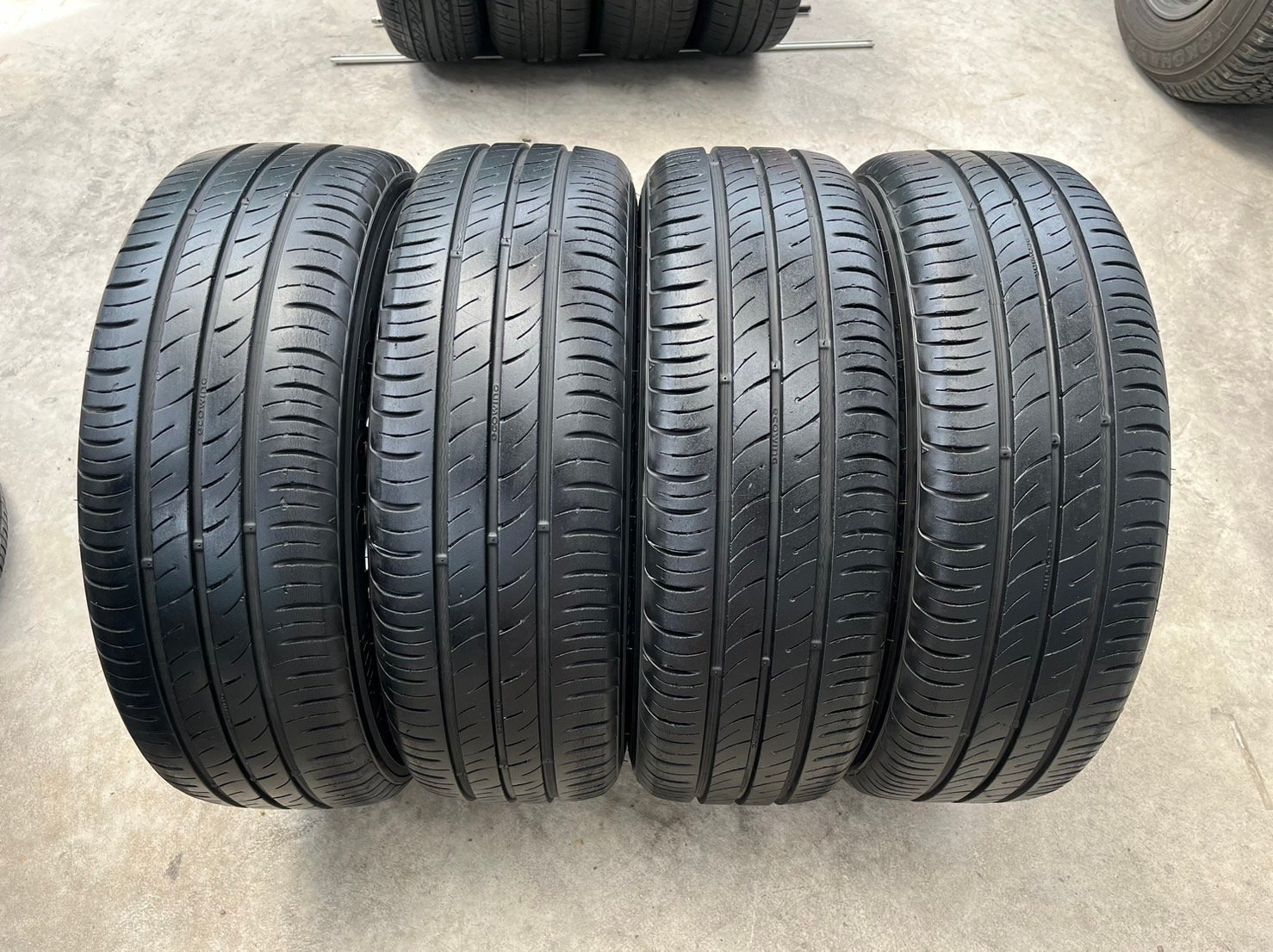ล้อกระทะ 4รู100 Honda ขอบ 15 พร้อมยาง 185-60-15 KUMHO ปี 18