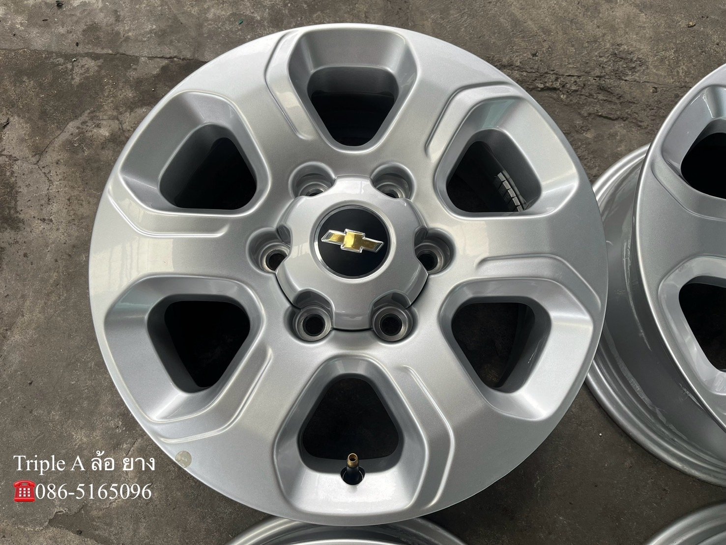 ล้อแม็กป้ายแดง Chevrolet Colorado ตัวเตี้ย ขอบ 16 สวยกริ๊บ ล้อแม็กป้ายแดง Chevrolet Colorado ตัวเตี้ย ขอบ 16 สวยกริ๊บ