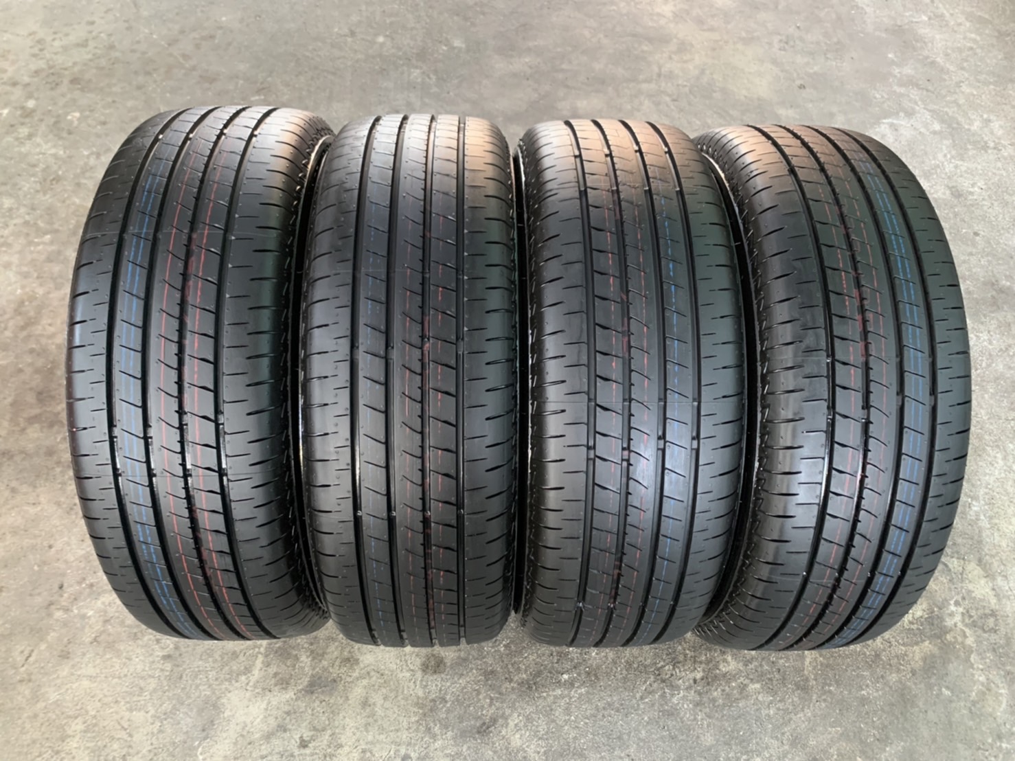 ล้อแม็กป้ายแดง Toyota Revo Z Edition รุ่นพิเศษ 60 ปี ขอบ 17 พร้อมยางป้ายแดง 215-55-17 Bridgestone ปี 22 ล้อแม็กป้ายแดง Toyota Revo Z Edition รุ่นพิเศษ 60 ปี ขอบ 17 พร้อมยางป้ายแดง 215-55-17 Bridgestone ปี 22