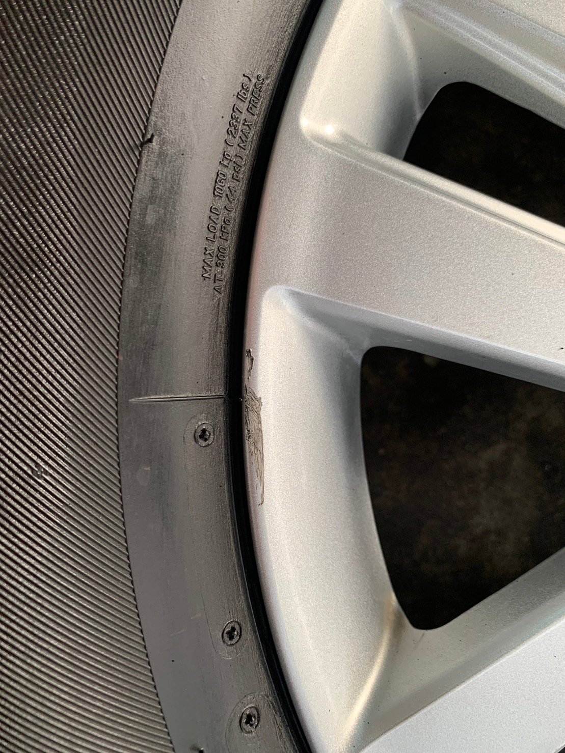 ล้อแม็ก ISUZU MU-X ขอบ 18 แถมยาง 265-60-18 Bridgestone ปี 19 ล้อแม็ก ISUZU MU-X ขอบ 18 แถมยาง 265-60-18 Bridgestone ปี 19