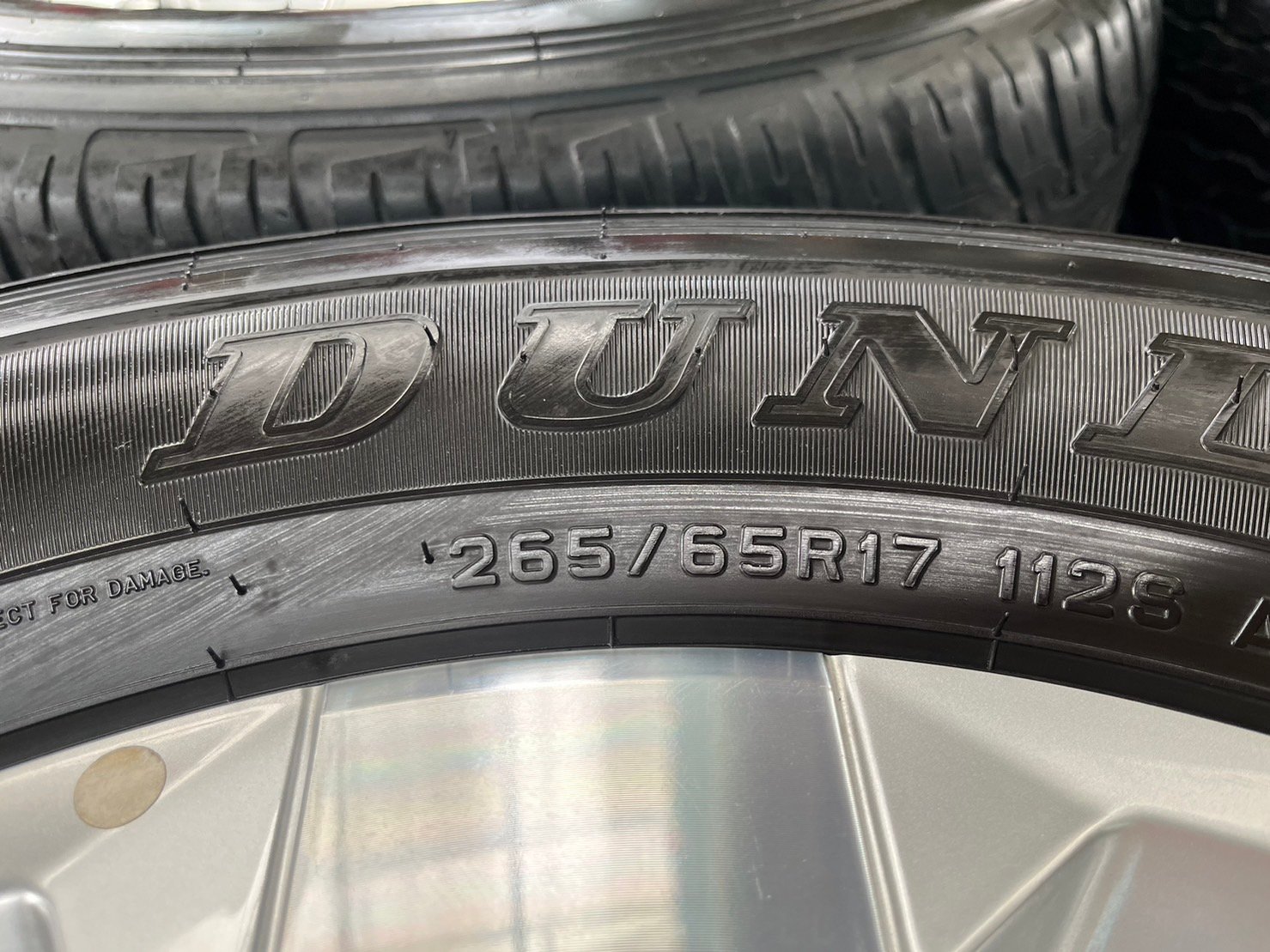 ล้อแม็ก Chevrolet Colorado ขอบ 17 บอร์นหน้าเงา พร้อมยาง 265-65-17 Dunlop ปี 21 ล้อแม็ก Chevrolet Colorado ขอบ 17 บอร์นหน้าเงา พร้อมยาง 265-65-17 Dunlop ปี 21