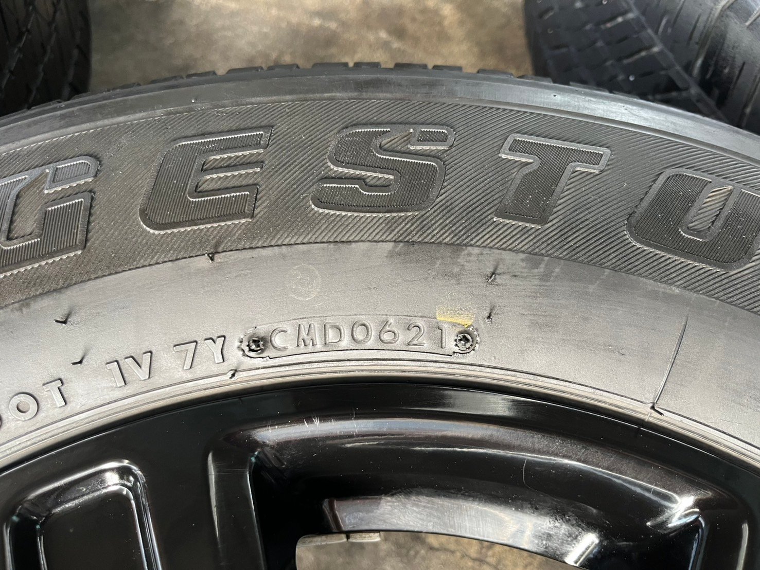 ล้อแม็ก Ford Ranger XLT ขอบ 17 สีดำ แถมยาง 255-65-17 Bridgestone ปี 21