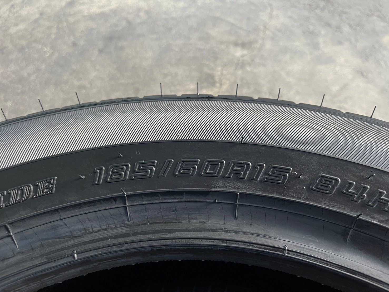ยางใหม่ 185-60-15 Dunlop ปี 24 ใหม่กริ๊บๆ