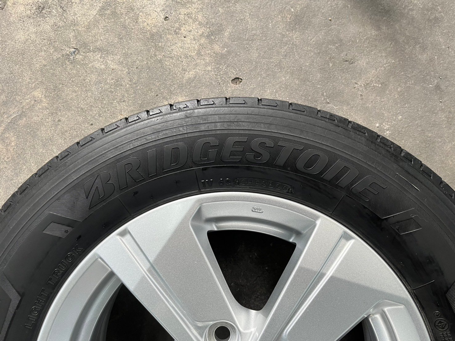 ล้อแม็กป้ายแดง 5รู114 Mitsu Triton ขอบ 16 แถมยาง 225-65-16 Bridgestone ปลายปี 20