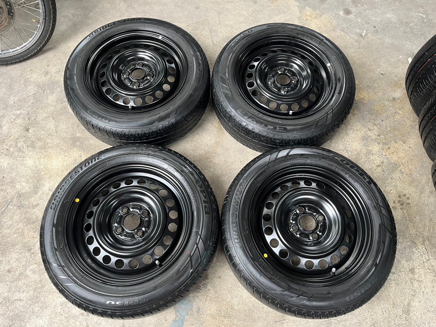 ล้อกระทะ 4รู100 Honda ขอบ 15 พร้อมยาง 185-60-15 Bridgestone ปลายปี 18