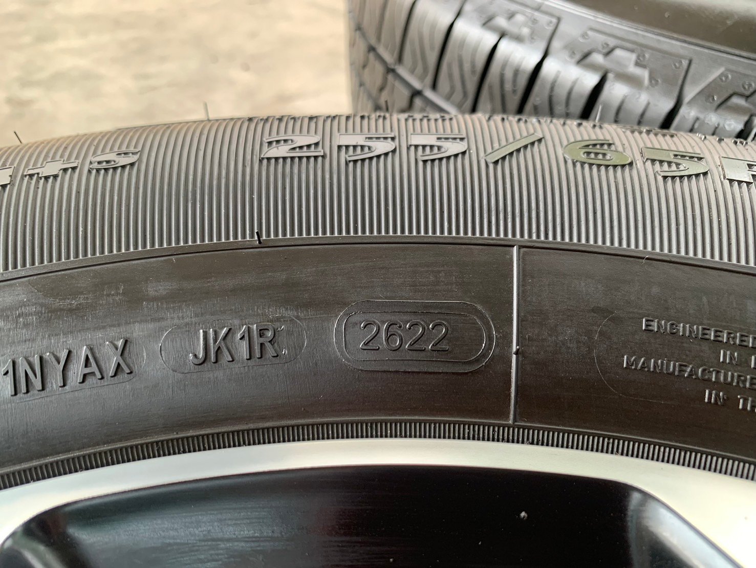 ล้อแม็ก Ford Next-Gen Sport รุ่นใหม่ ขอบ 18 ดำหน้าเงา พร้อมยาง 255-65-18 Goodyear ปี 22 น้องๆป้ายแดง ล้อแม็ก Ford Next-Gen Sport รุ่นใหม่ ขอบ 18 ดำหน้าเงา พร้อมยาง 255-65-18 Goodyear ปี 22 น้องๆป้ายแดง