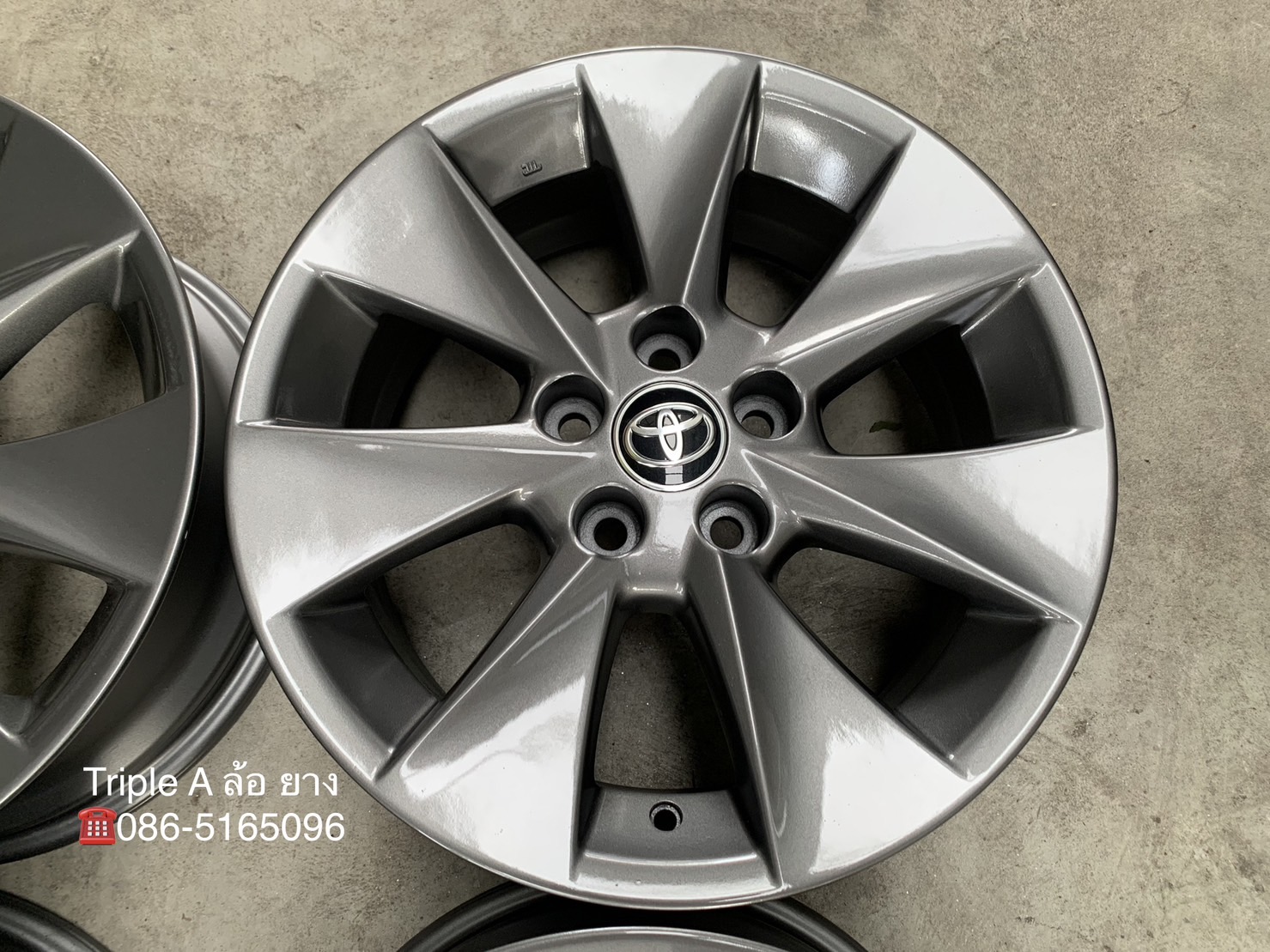 ล้อแม็ก 5รู114 Toyota Alphard (ลายใบพัด) ขอบ 17 สีเทา สวยกริ๊บ ล้อแม็ก 5รู114 Toyota Alphard (ลายใบพัด) ขอบ 17 สีเทา สวยกริ๊บ