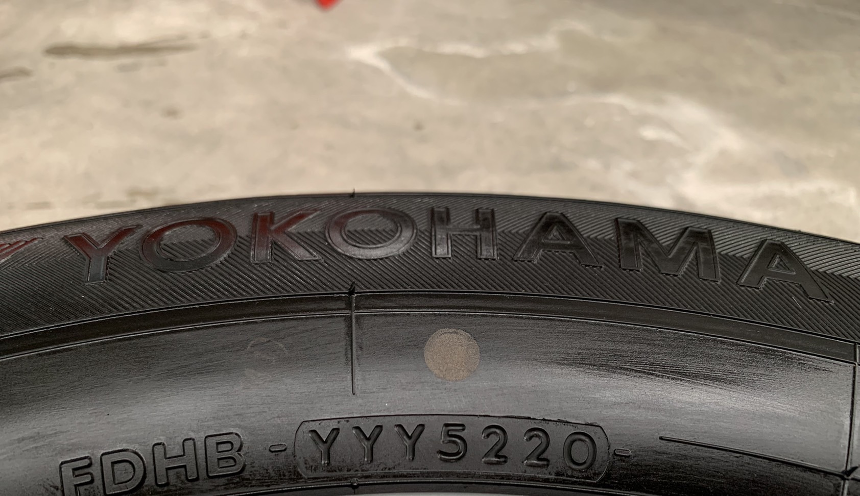 ยางป้ายแดง 215-65-16 Yokohama Made in JAPAN ปลายปี 20 ใหม่กริ๊บ