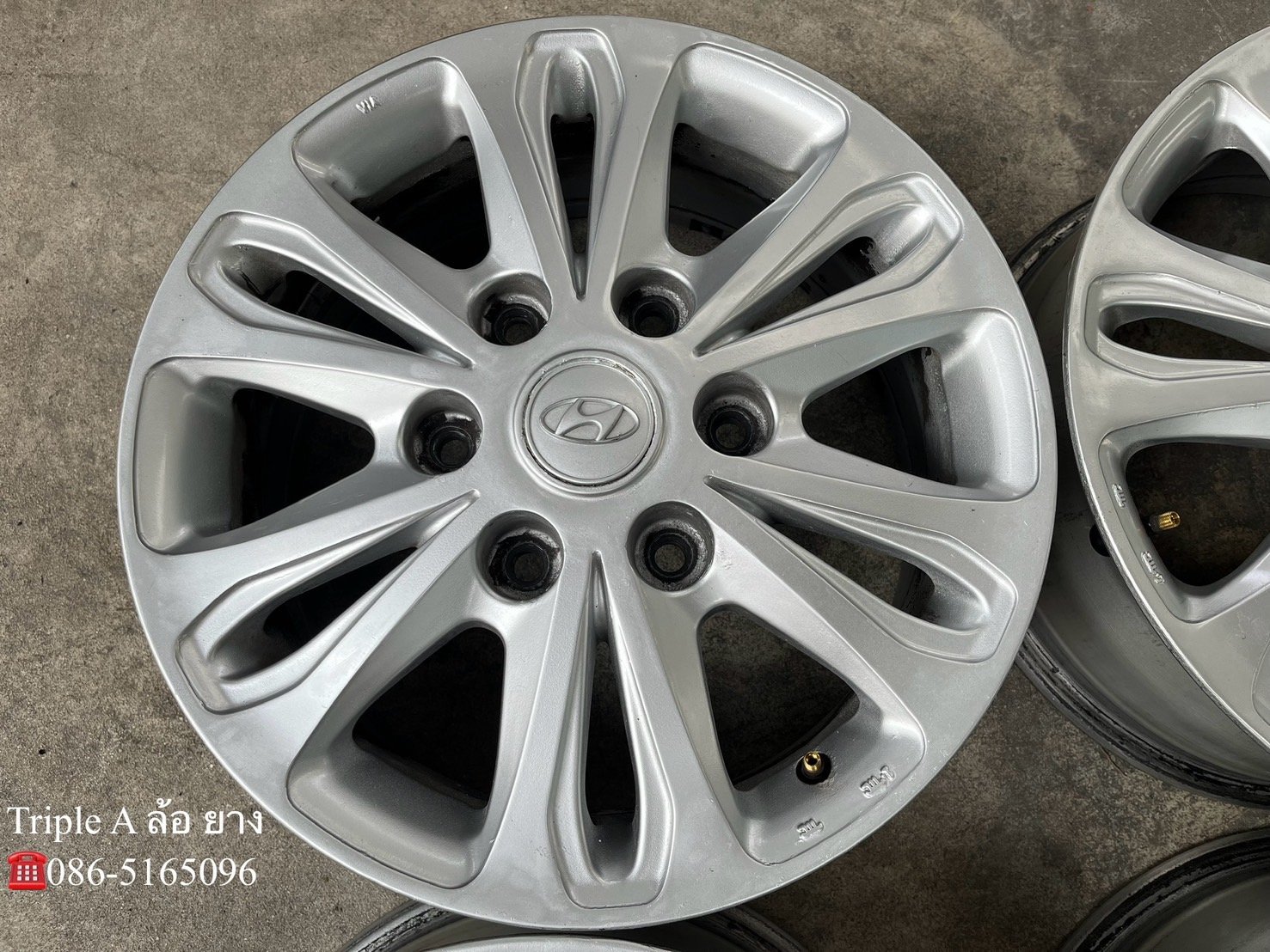 ล้อแม็ก ฮุนได Hyundai H1 ขอบ 16 สีบอร์น ล้อแม็ก ฮุนได Hyundai H1 ขอบ 16 สีบอร์น