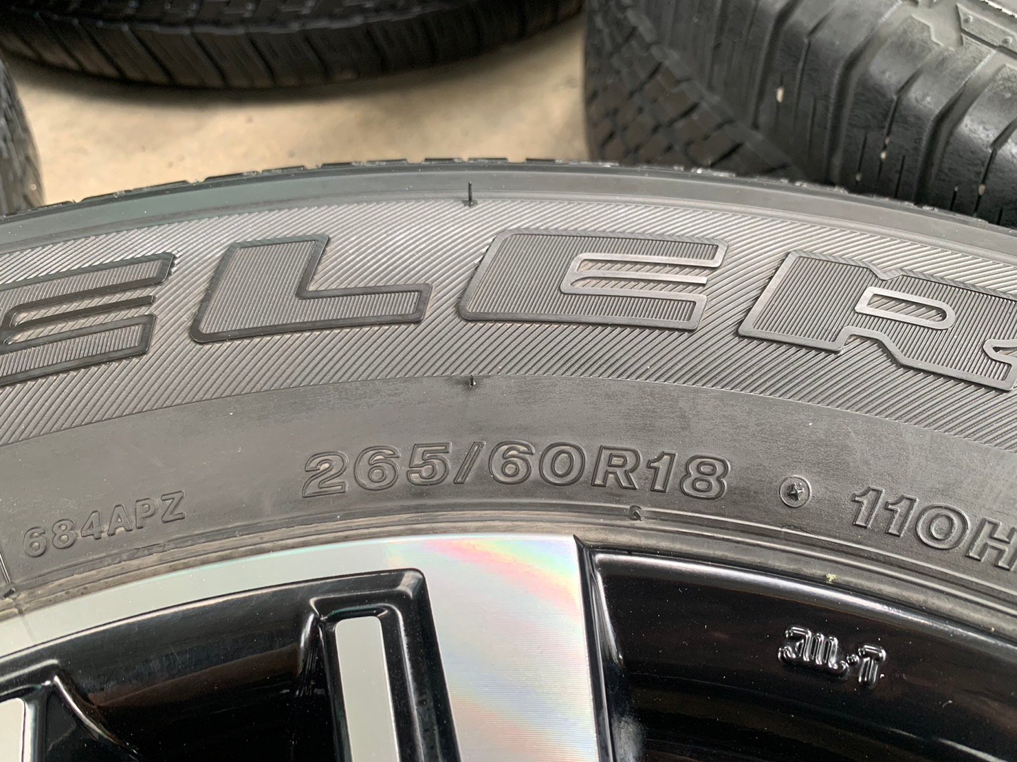 ล้อแม็ก Mitsu Pajero รุ่นใหม่ ขอบ 18 ดำหน้าเงา พร้อมยาง 265-60-18 Bridgestone ปี 20 ล้อแม็ก Mitsu Pajero รุ่นใหม่ ขอบ 18 ดำหน้าเงา พร้อมยาง 265-60-18 Bridgestone ปี 20