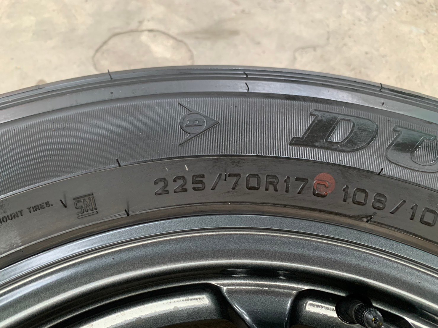 ล้อแม็กป้ายแดง 5รู114 Toyota Revo Z Edition ขอบ 17 พร้อมยาง 225-70-17 Dunlop ปลายปี 20 ล้อแม็กป้ายแดง 5รู114 Toyota Revo Z Edition ขอบ 17 พร้อมยาง 225-70-17 Dunlop ปลายปี 20