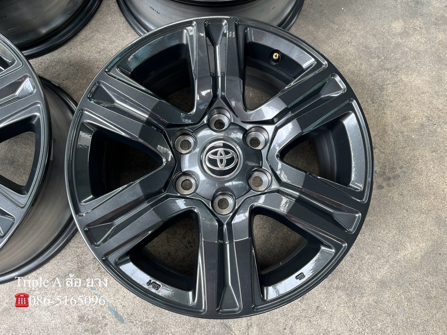 ล้อแม็กป้ายแดง Toyota Revo รุ่นใหม่ล่าสุด ขอบ 17 ใหม่กริ๊บ