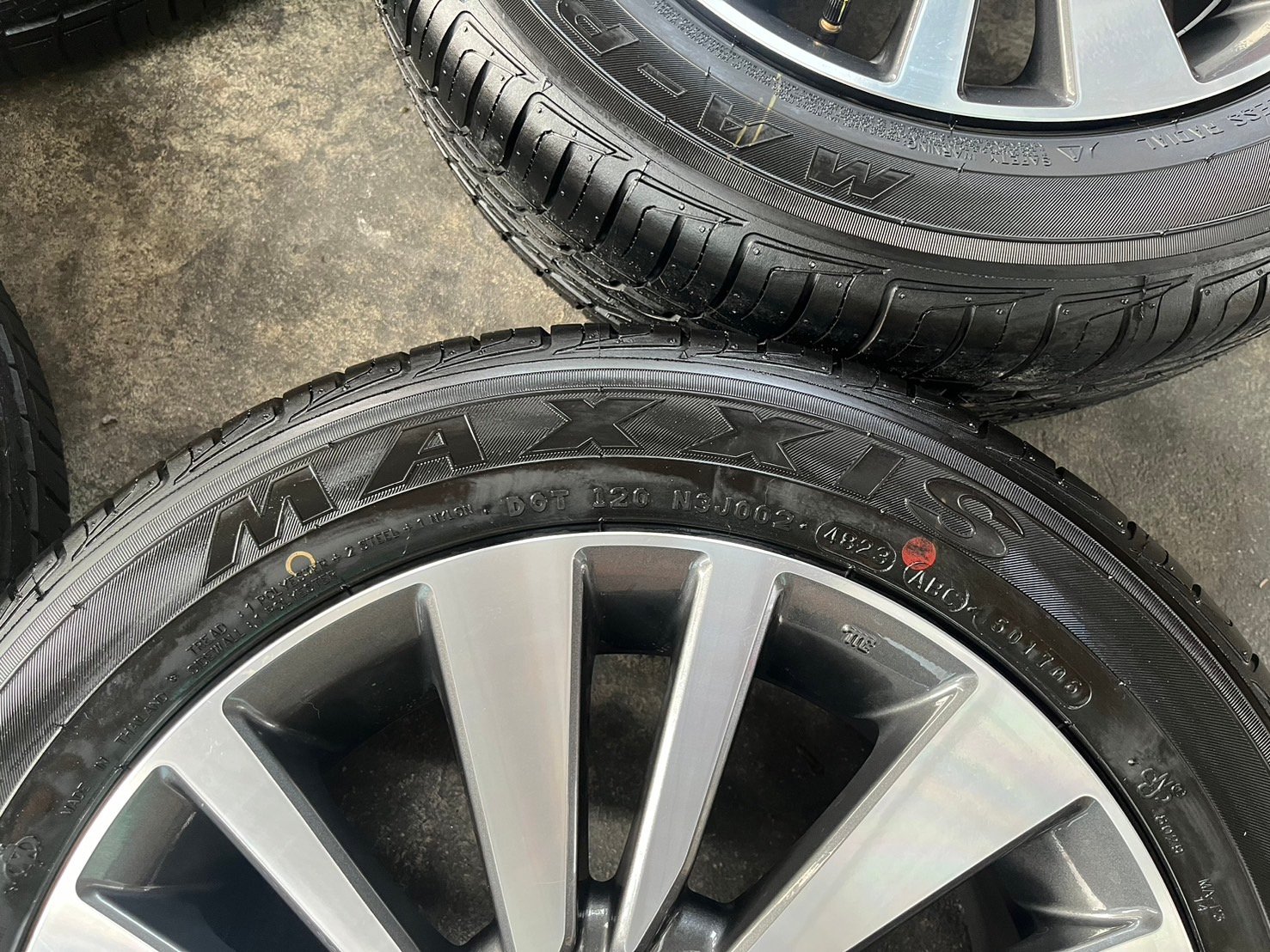 ล้อแม็กพร้อมยางใหม่ป้ายแดง Honda City SV รุ่นใหม่ล่าสุด ขอบ 15 เทาหน้าเงา ใหม่กริ๊บ ล้อแม็กพร้อมยางใหม่ป้ายแดง Honda City SV รุ่นใหม่ล่าสุด ขอบ 15 เทาหน้าเงา ใหม่กริ๊บ
