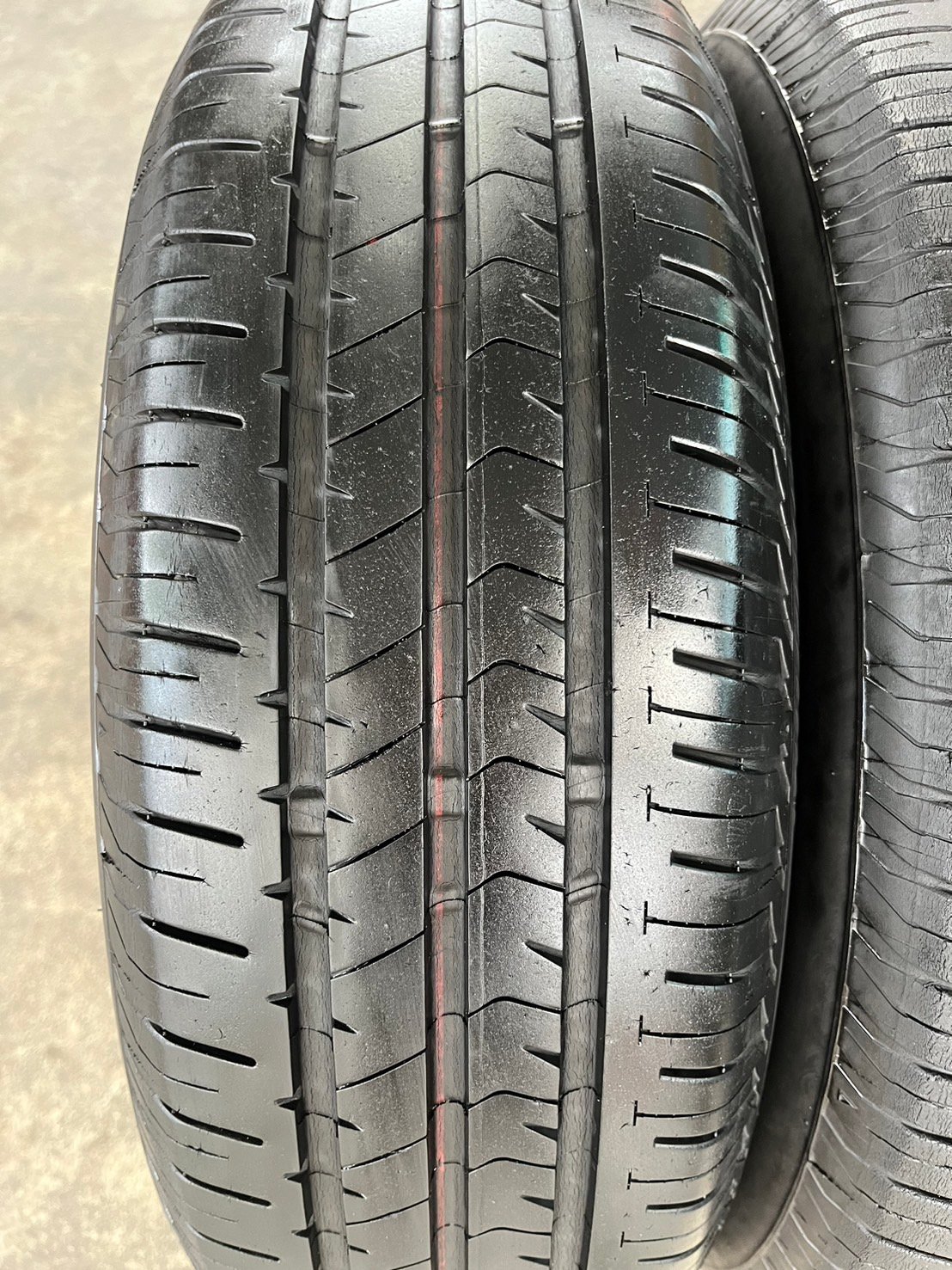 ล้อแม็กป้ายแดง Nissan Almera รุ่นใหม่ ขอบ 15 พร้อมยาง 195-65-15 Bridgestone ปี 20