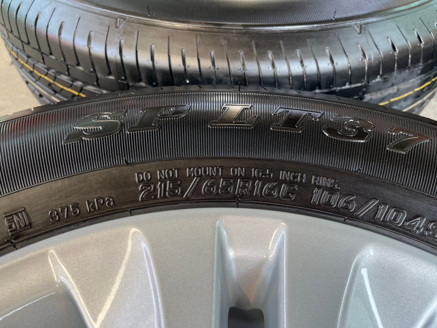 ล้อแม็กป้ายแดง Toyota Revo ขอบ 16 พร้อมยางใหม่ป้ายแดง 215-65-16 Dunlop ปี 25 ใหม่ยกห้าง ล้อแม็กป้ายแดง Toyota Revo ขอบ 16 พร้อมยางใหม่ป้ายแดง 215-65-16 Dunlop ปี 25 ใหม่ยกห้าง