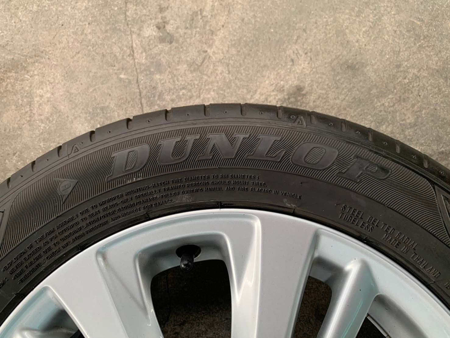 ล้อแม็ก Toyota Yaris Ativ ขอบ 15 พร้อมยาง 185-60-15 Dunlop ปี 20 ล้อแม็ก Toyota Yaris Ativ ขอบ 15 พร้อมยาง 185-60-15 Dunlop ปี 20