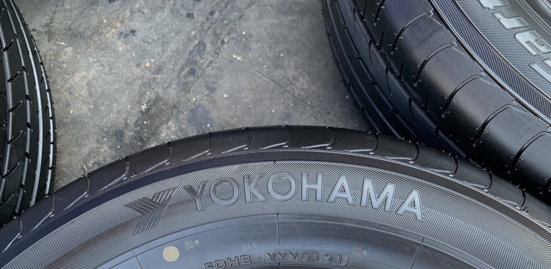 ยางป้ายแดง 215-65-16 Yokohama Made in JAPAN ปี 21