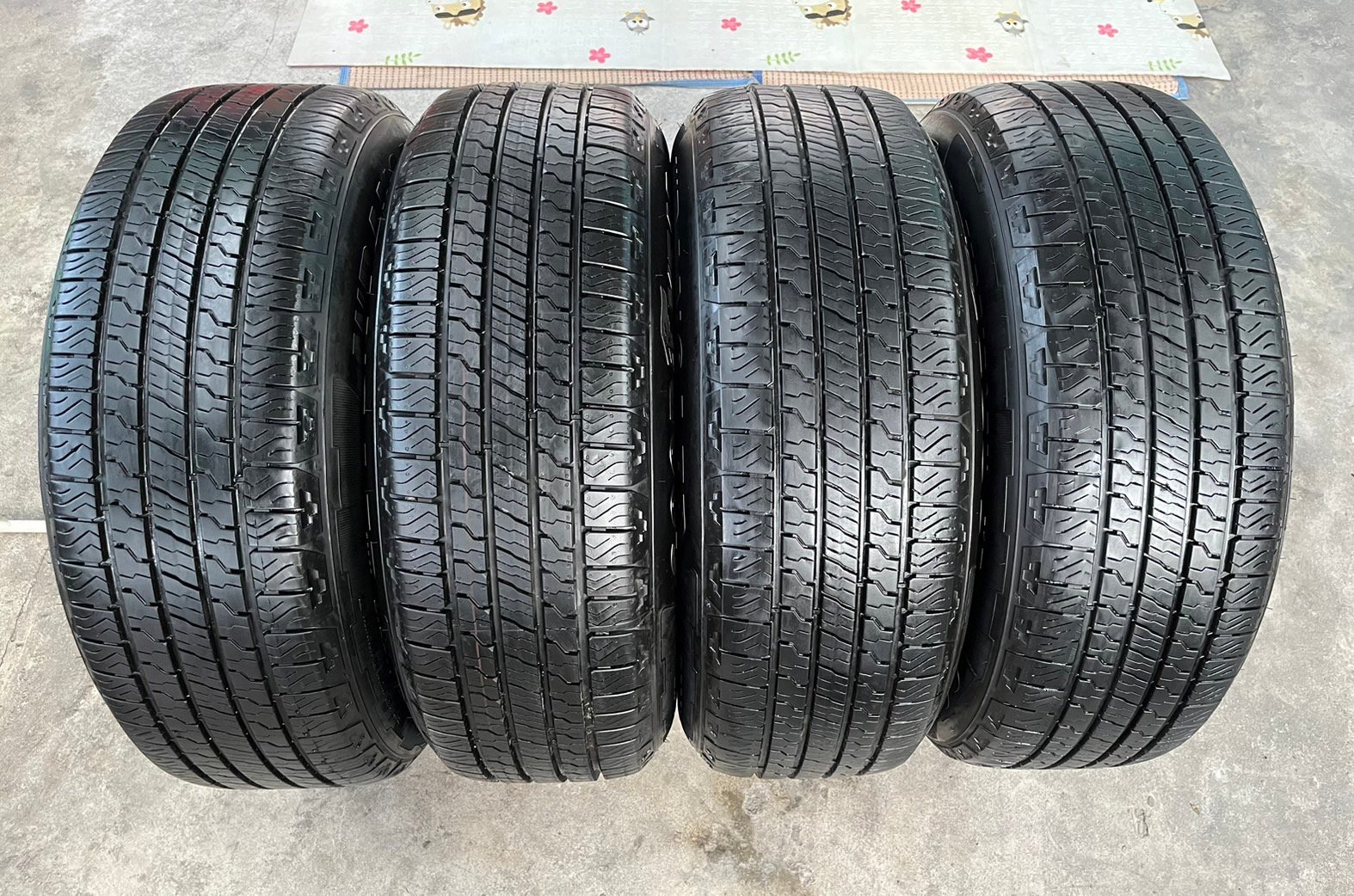 ล้อแม็ก Ford Wildtrek ขอบ 18 สีดำ พร้อมยาง 255-65-18 Goodyear ปี 22 ล้อแม็ก Ford Wildtrek ขอบ 18 สีดำ พร้อมยาง 255-65-18 Goodyear ปี 22