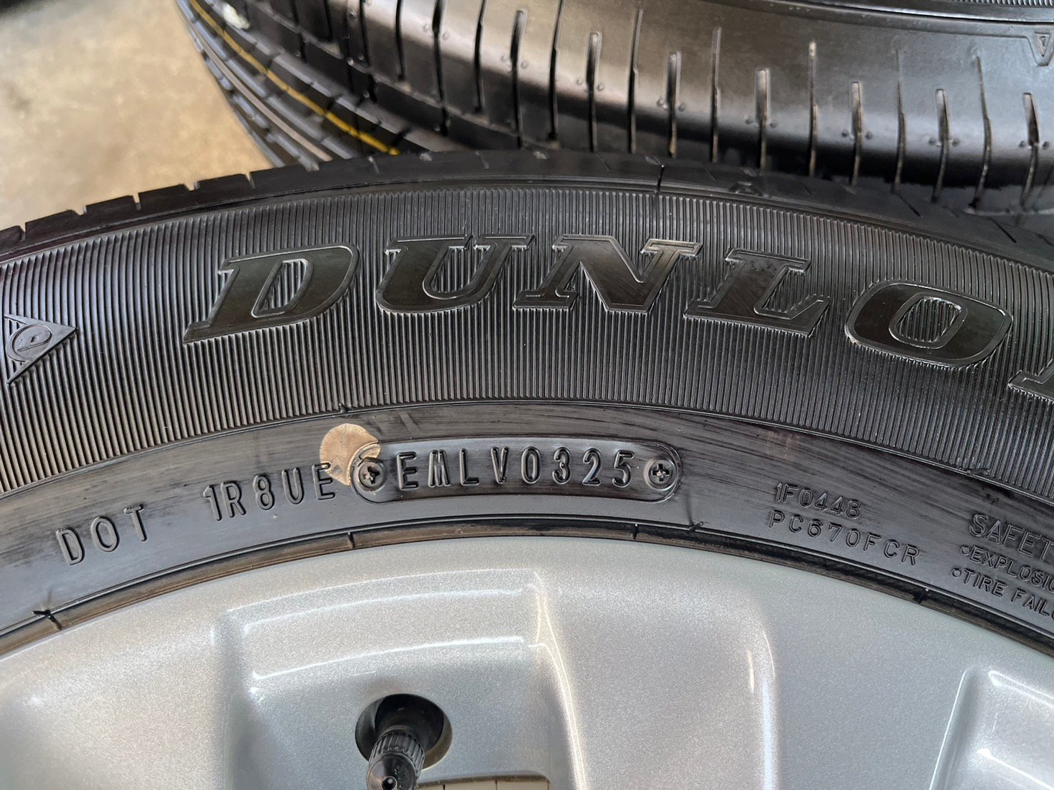 ล้อแม็กป้ายแดง Toyota Revo ขอบ 16 พร้อมยางใหม่ป้ายแดง 215-65-16 Dunlop ปี 25 ใหม่ยกห้าง ล้อแม็กป้ายแดง Toyota Revo ขอบ 16 พร้อมยางใหม่ป้ายแดง 215-65-16 Dunlop ปี 25 ใหม่ยกห้าง
