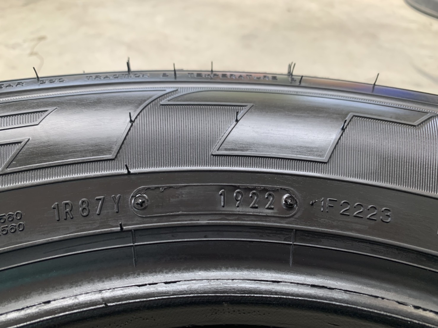 ยางใหม่ป้ายแดง 265-65-17 Dunlop ปี 22 ใหม่ยกห้าง สวยกริ๊บ เหมาะสำหรับ รถกระบะตัวสูง และ SUV ทุกรุ่น ยางใหม่ป้ายแดง 265-65-17 Dunlop ปี 22 ใหม่ยกห้าง สวยกริ๊บ เหมาะสำหรับ รถกระบะตัวสูง และ SUV ทุกรุ่น