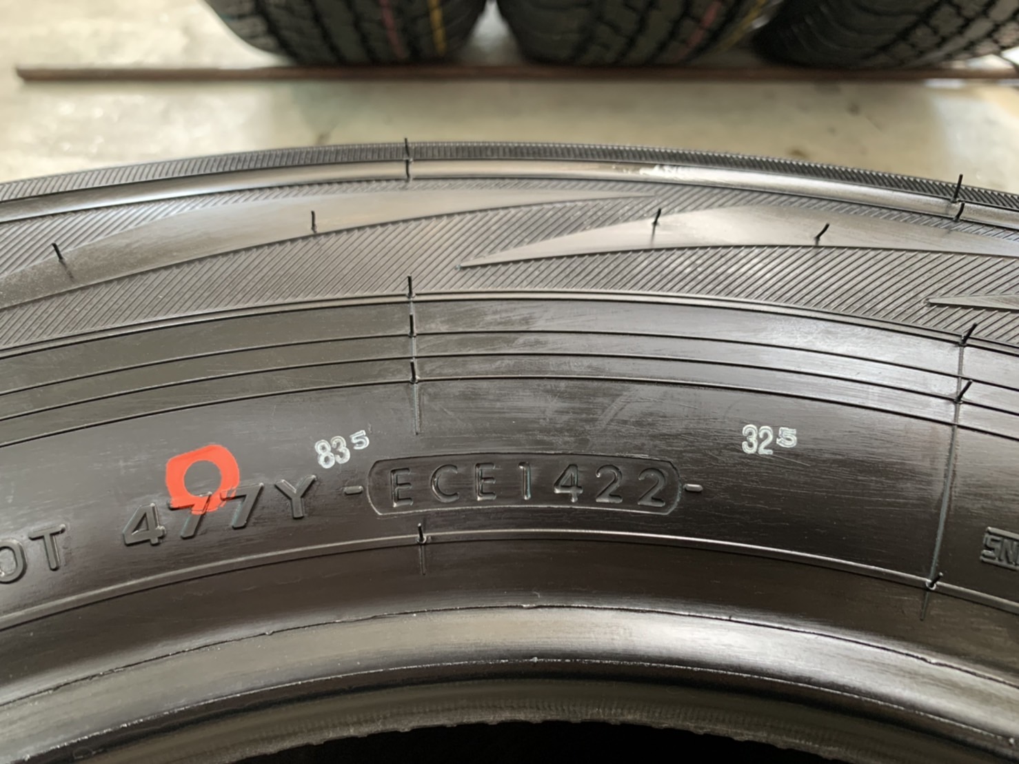 ยางใหม่ 265-65-17 Yokohama ปี 22 ใหม่กริ๊บๆ เหมาะสำหรับ รถกระบะตัวสูง และ SUV ทุกรุ่น ยางใหม่ 265-65-17 Yokohama ปี 22 ใหม่กริ๊บๆ เหมาะสำหรับ รถกระบะตัวสูง และ SUV ทุกรุ่น