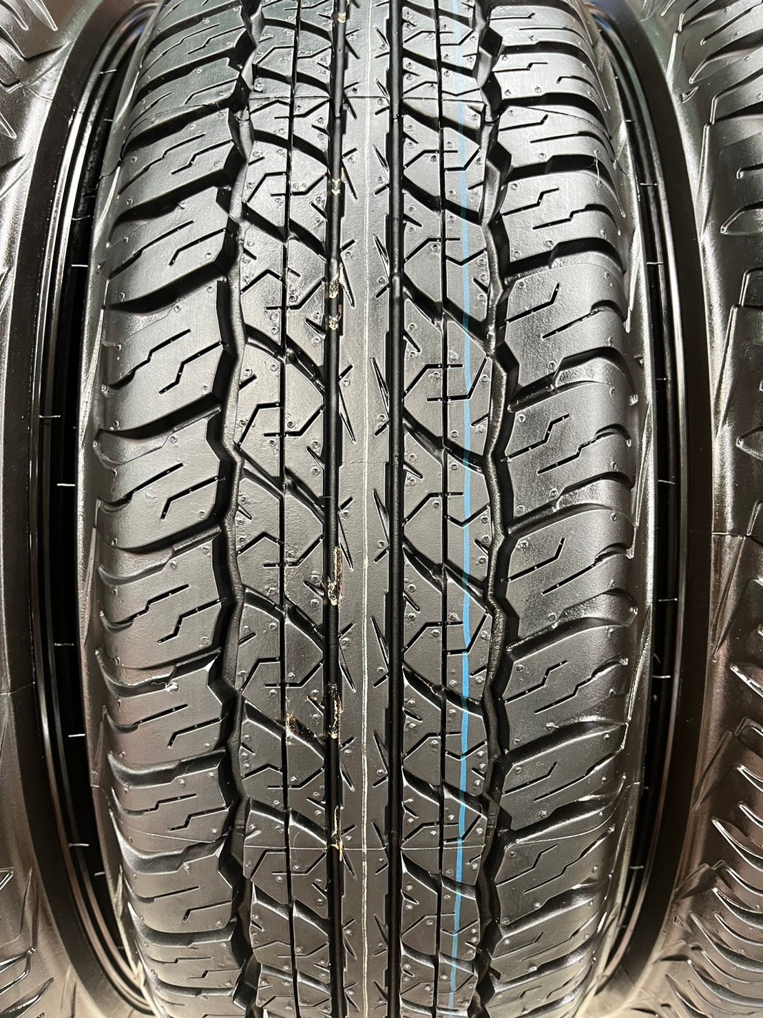 ยางใหม่ป้ายแดง 225-70-17 Dunlop ปี 24 ใหม่กริ๊บ ถอดจากโชว์รูม