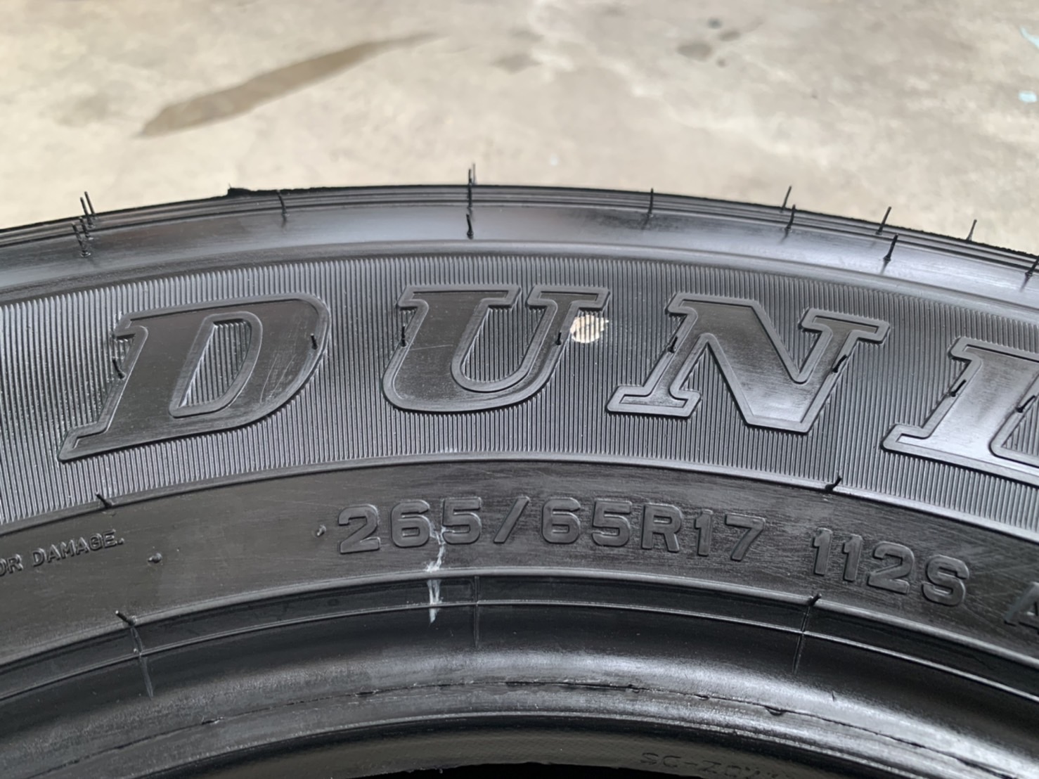 ยางใหม่ป้ายแดง 265-65-17 Dunlop ปี 22 ใหม่ยกห้าง สวยกริ๊บ เหมาะสำหรับ รถกระบะตัวสูง และ SUV ทุกรุ่น ยางใหม่ป้ายแดง 265-65-17 Dunlop ปี 22 ใหม่ยกห้าง สวยกริ๊บ เหมาะสำหรับ รถกระบะตัวสูง และ SUV ทุกรุ่น