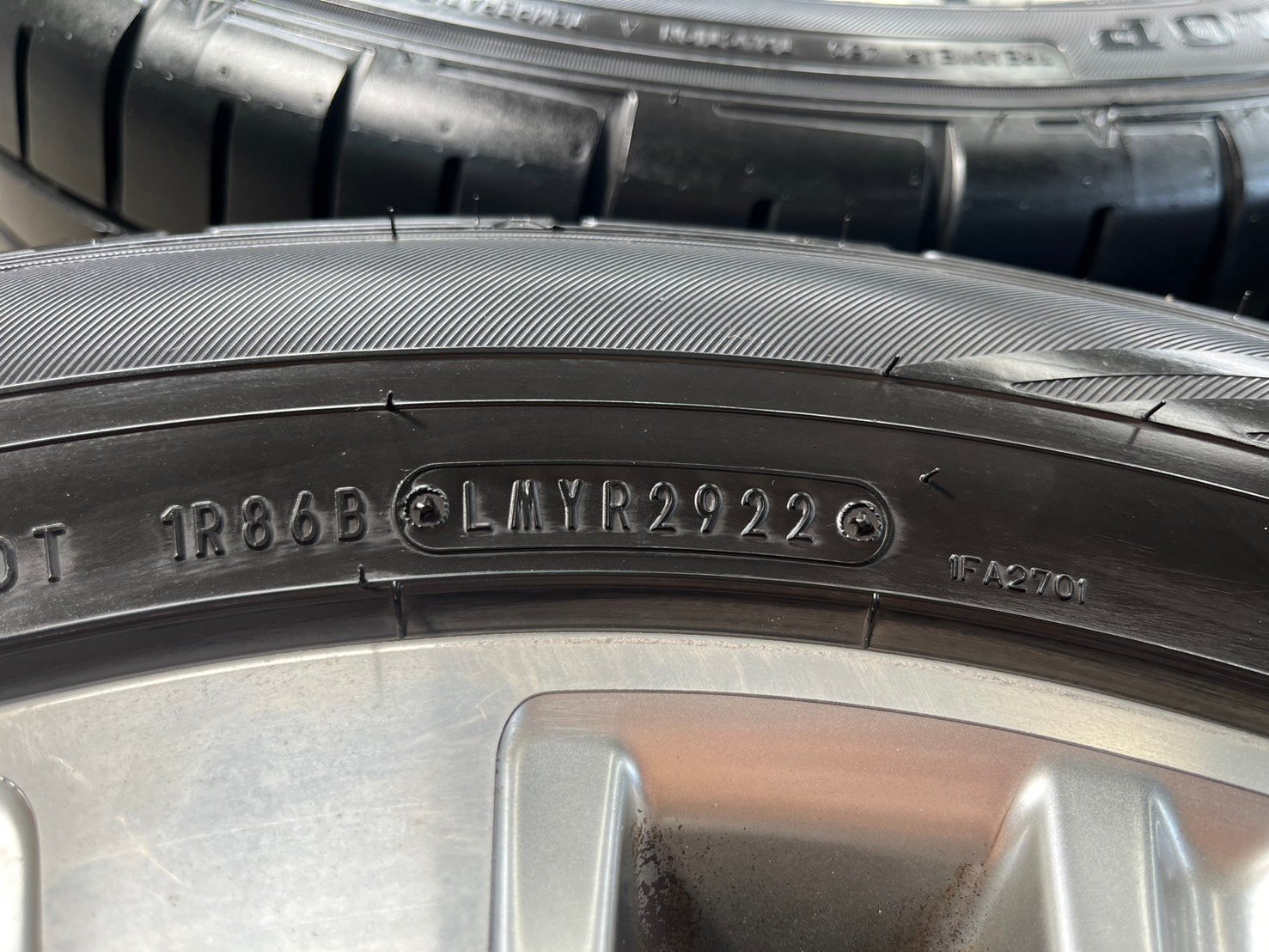 ล้อแม็ก ฮุนได Hyundai H1 ขอบ 17 พร้อมยาง 235-55-17 Dunlop ปี 22 ล้อแม็ก ฮุนได Hyundai H1 ขอบ 17 พร้อมยาง 235-55-17 Dunlop ปี 22