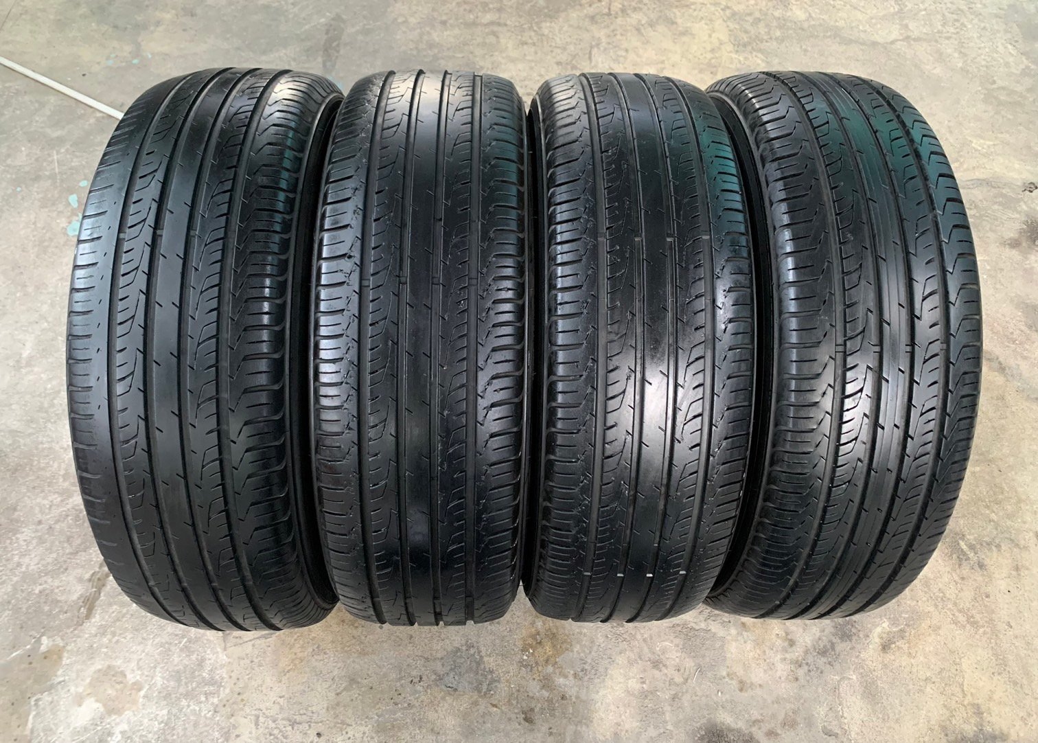 ล้อกระทะ 6รู139 Toyota ขอบ 17 พร้อมยาง 225-65-17 GENCOTIRE ล้อกระทะ 6รู139 Toyota ขอบ 17 พร้อมยาง 225-65-17 GENCOTIRE