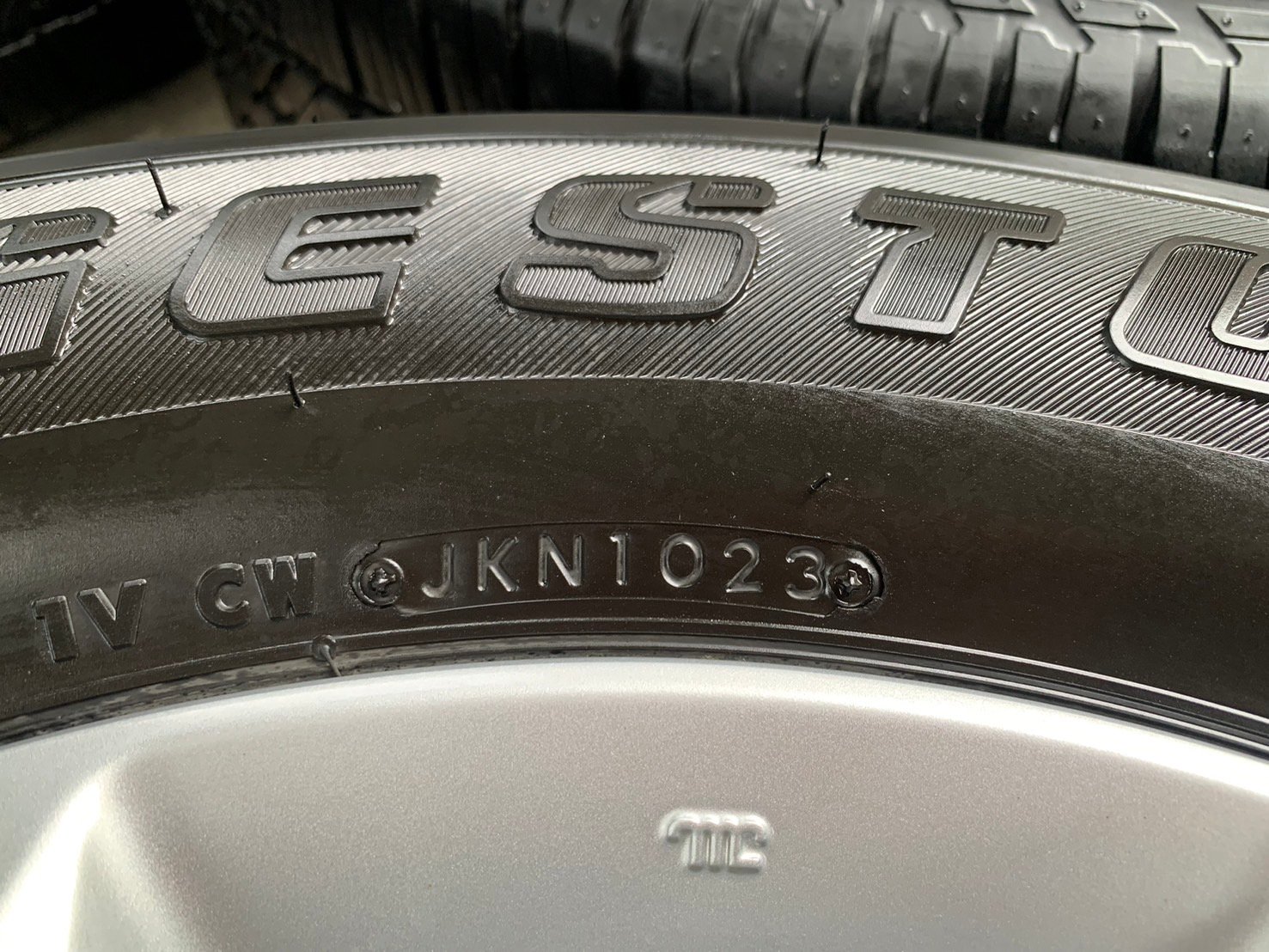 ล้อแม็กป้ายแดง ISUZU D-Max รุ่นใหม่ล่าสุด ขอบ 17 พร้อมยางป้ายแดง 255-65-17 Bridgestone ปี 23