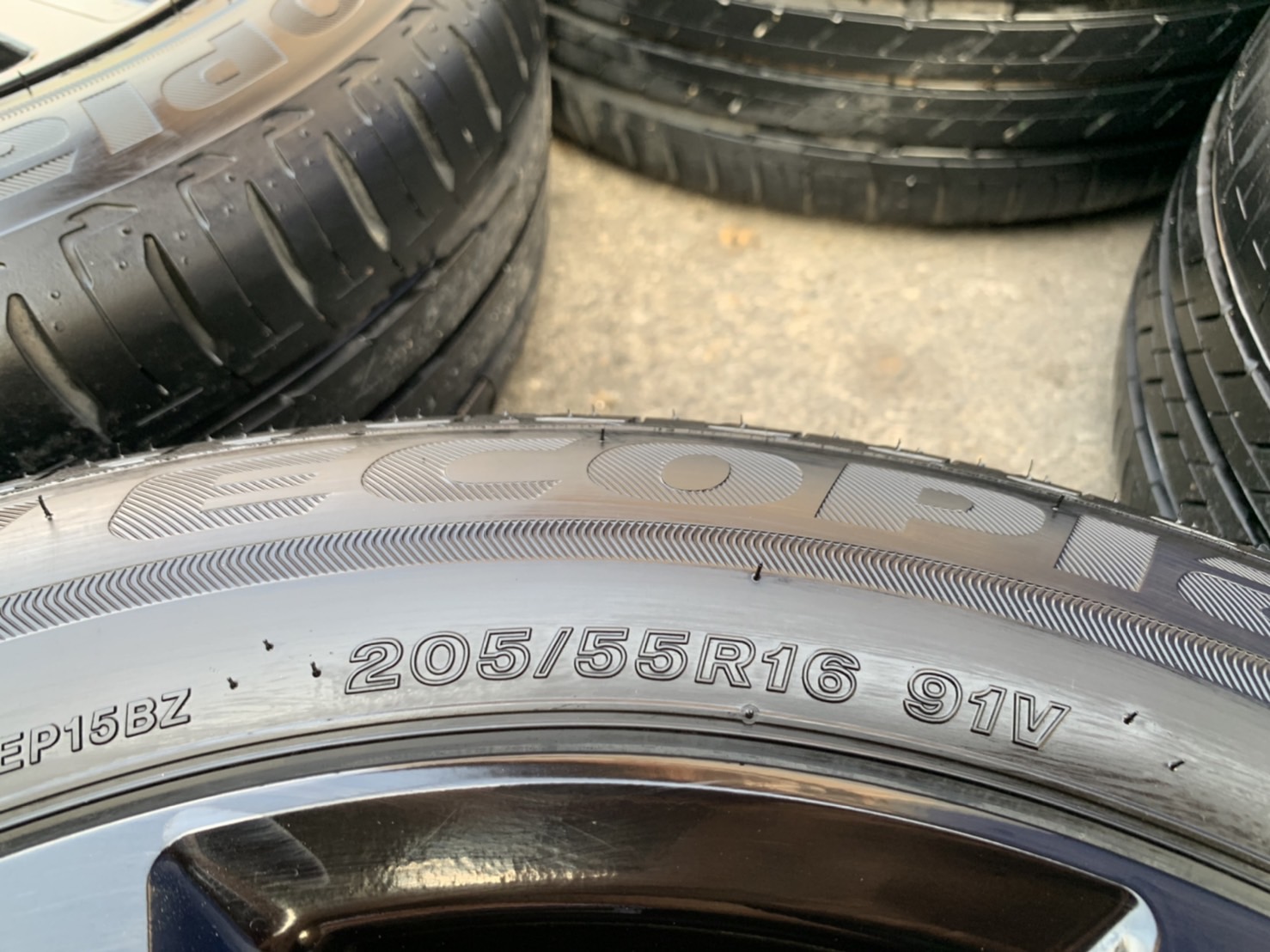 ล้อแม็กป้ายแดง Mitsu Xpander Special Edition รุ่นใหม่ ขอบ 16 สีดำ พร้อมยางน้องๆป้ายแดง 205-55-16 Bridgestone ปี 21 ล้อแม็กป้ายแดง Mitsu Xpander Special Edition รุ่นใหม่ ขอบ 16 สีดำ พร้อมยางน้องๆป้ายแดง 205-55-16 Bridgestone ปี 21