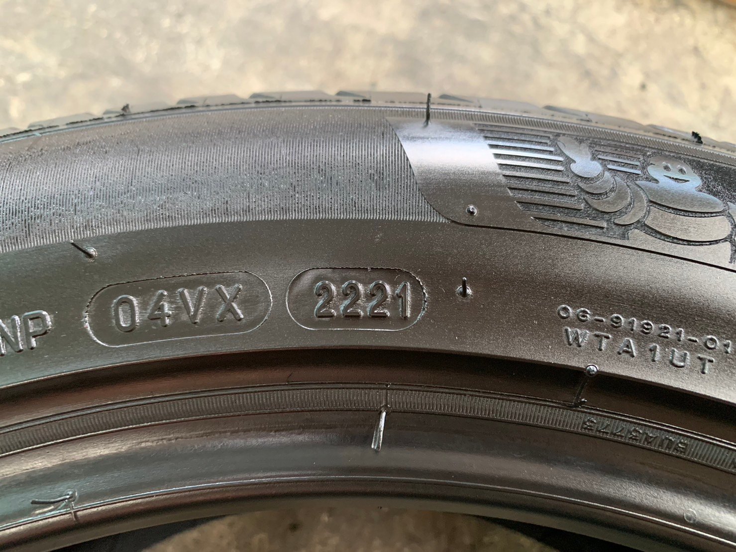 ยาง 235-50-18 Michelin ปี 21