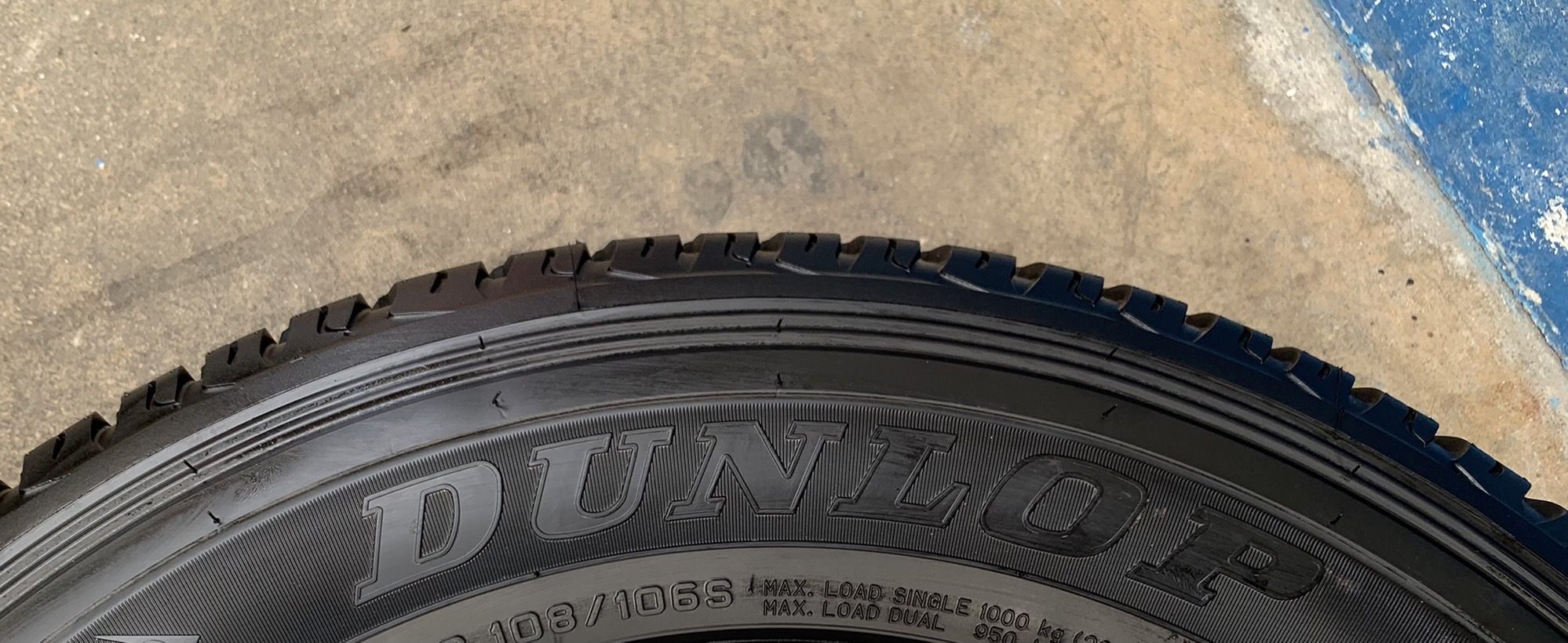 ยางใหม่ป้ายแดง 225-70-17 Dunlop ปี 22 ใหม่กริ๊บๆ ใส่กับ รถกระบะตัวเตี้ยตัวสูงSUV ได้ทุกรุ่น ยางใหม่ป้ายแดง 225-70-17 Dunlop ปี 22 ใหม่กริ๊บๆ ใส่กับ รถกระบะตัวเตี้ยตัวสูงSUV ได้ทุกรุ่น