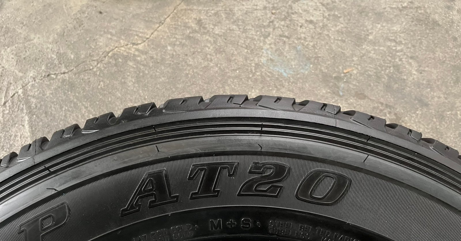 ยางใหม่ป้ายแดง 225-70-17 Dunlop ใหม่กริ๊บ ถอดจากรถใหม่ป้ายแดง ยางใหม่ป้ายแดง 225-70-17 Dunlop ใหม่กริ๊บ ถอดจากรถใหม่ป้ายแดง