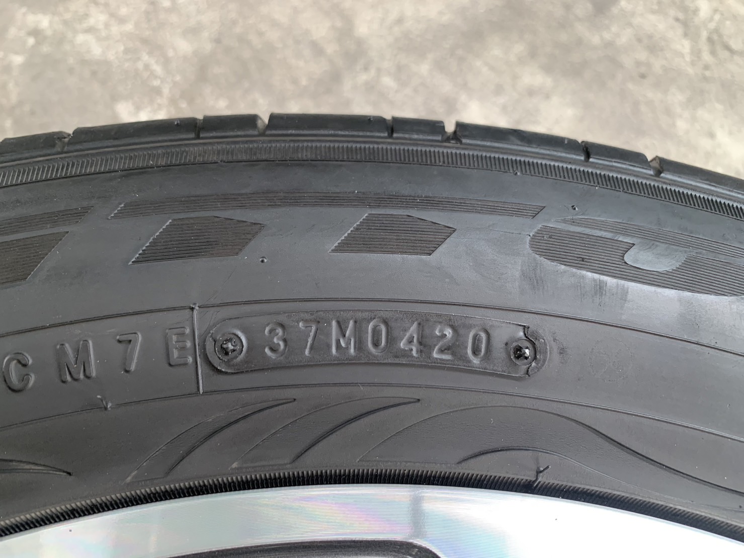 ล้อแม็ก Ford Everest ขอบ 20 เทาหน้าเงา พร้อมยาง 265-50-20 NITTO ปี 20 ล้อแม็ก Ford Everest ขอบ 20 เทาหน้าเงา พร้อมยาง 265-50-20 NITTO ปี 20